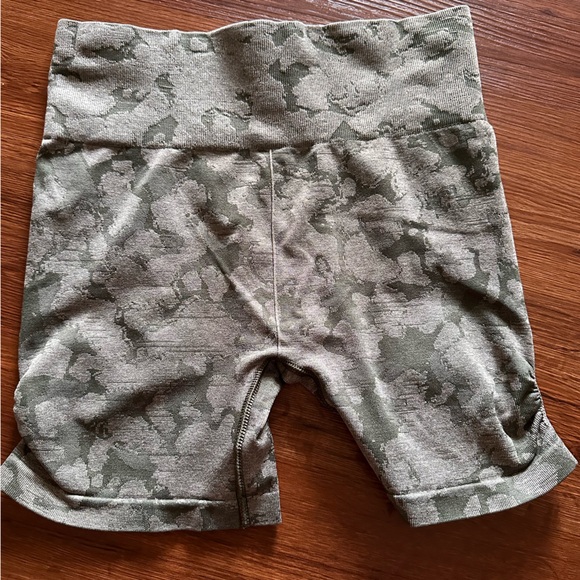 Gymshark adapt seamless shorts - Picture 2 of 4